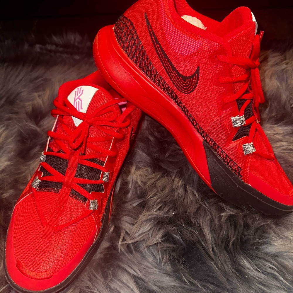 Kyrie Flytrap VI
